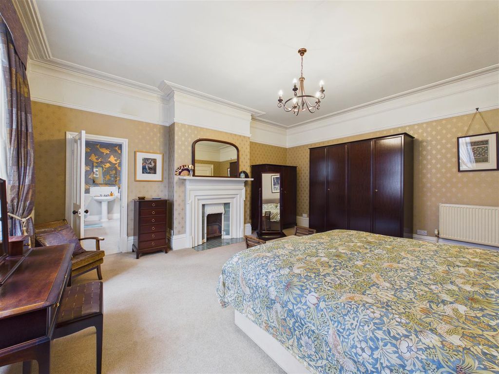 Additional image 14 of 5 bed semi-detached house for saleDavenport Avenue, Hessle HU13