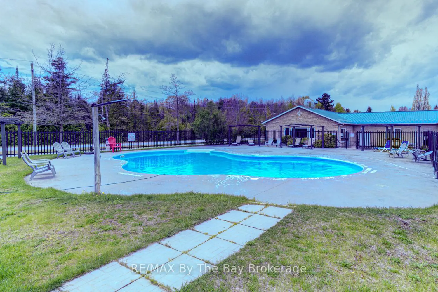 Additional image 9 of 85 Theme Park Drive 75
