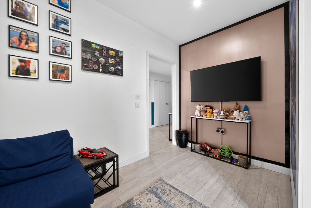Additional image 6 of 3 bed flat for saleAlexandra Road, Hounslow TW3