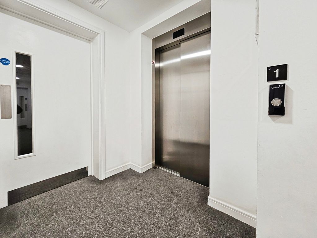 Additional image 20 of 2 bed flat for saleStation Road, Hook, Hampshire RG27