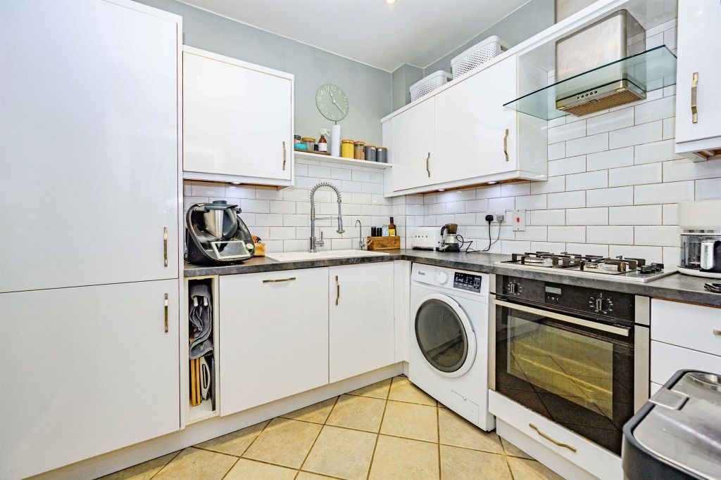 Additional image 4 of 2 bed flat for saleStationers Place, Hemel Hempstead HP3
