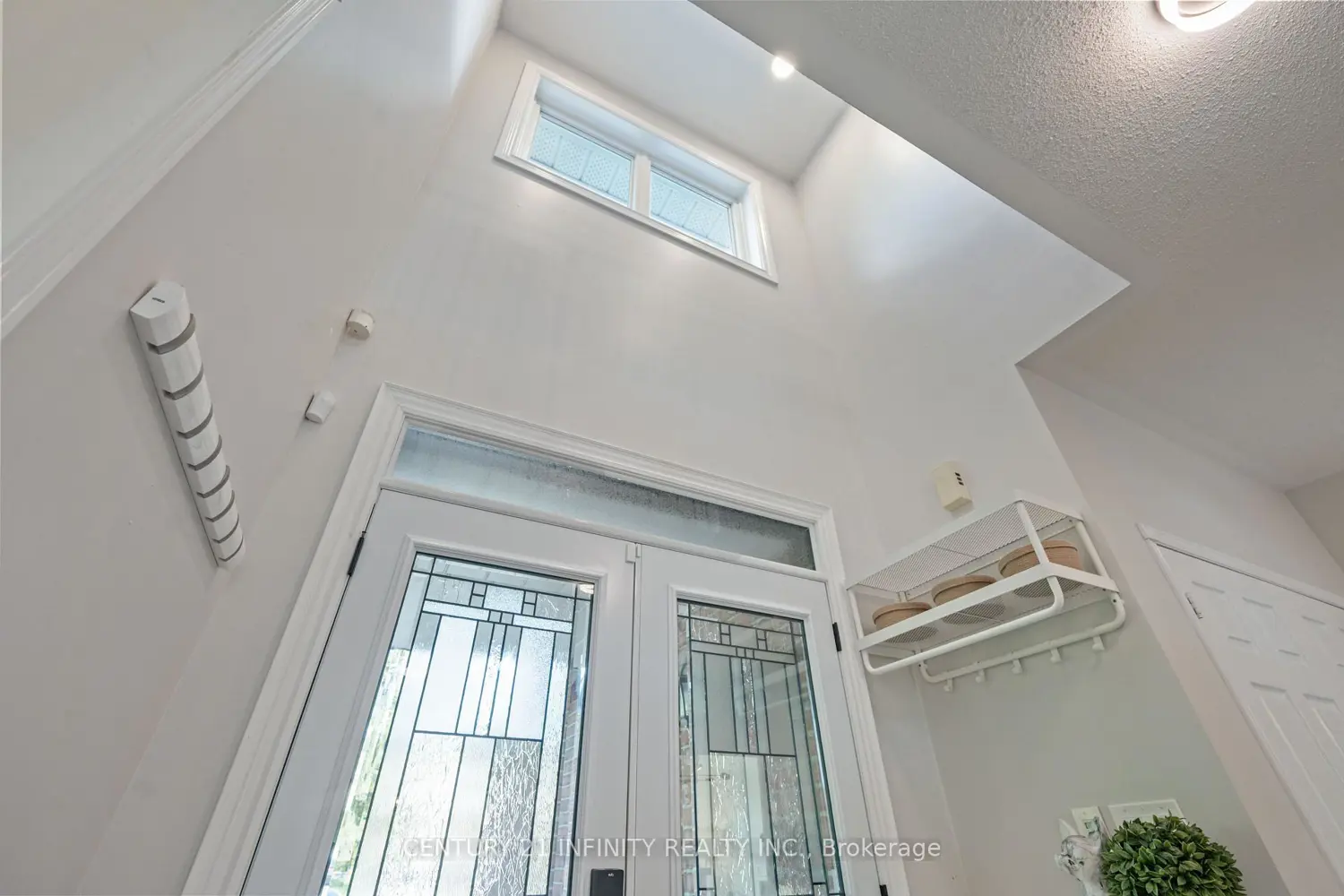 973 Mountview Court photo 2