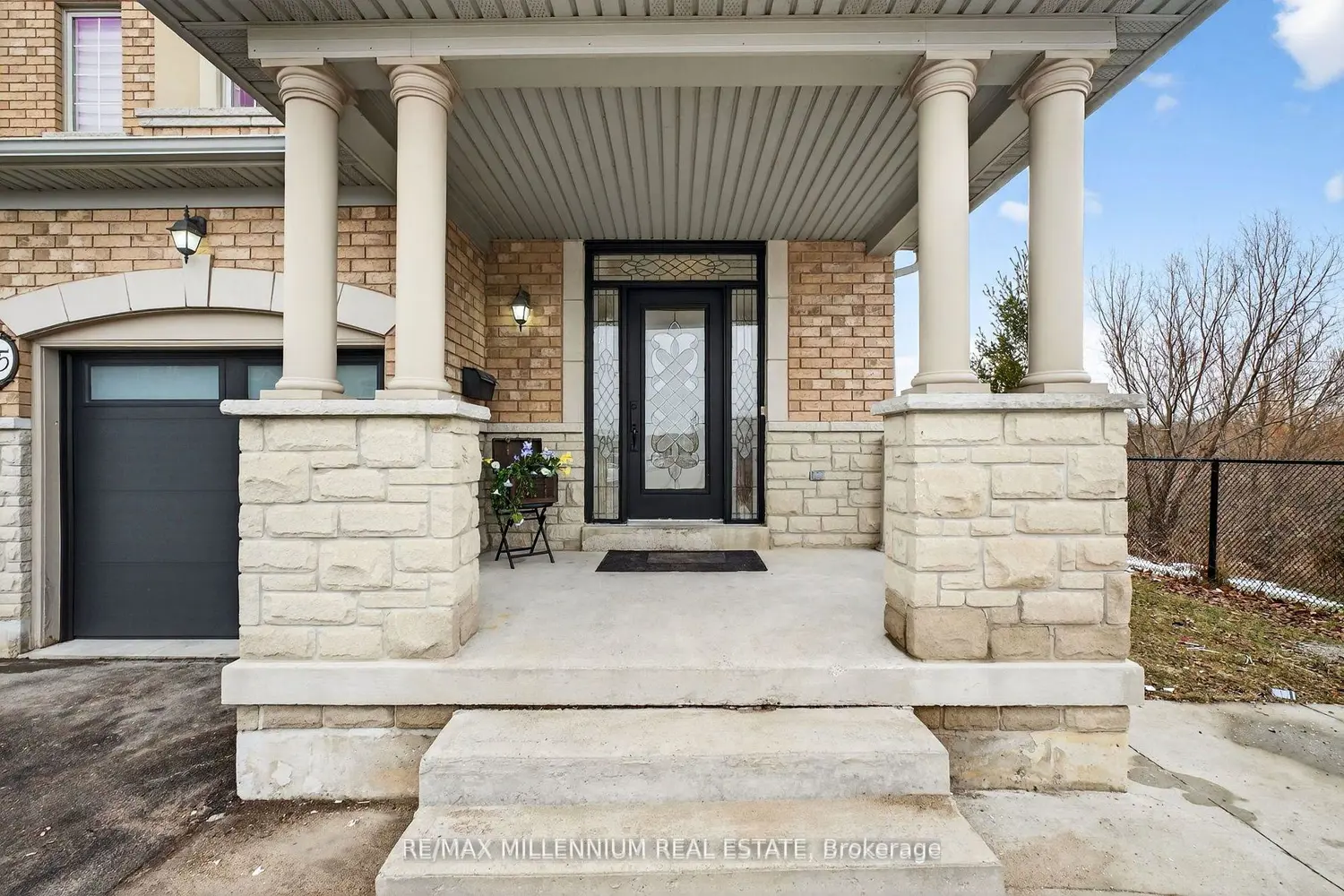75 Twin Hill Crescent photo 3