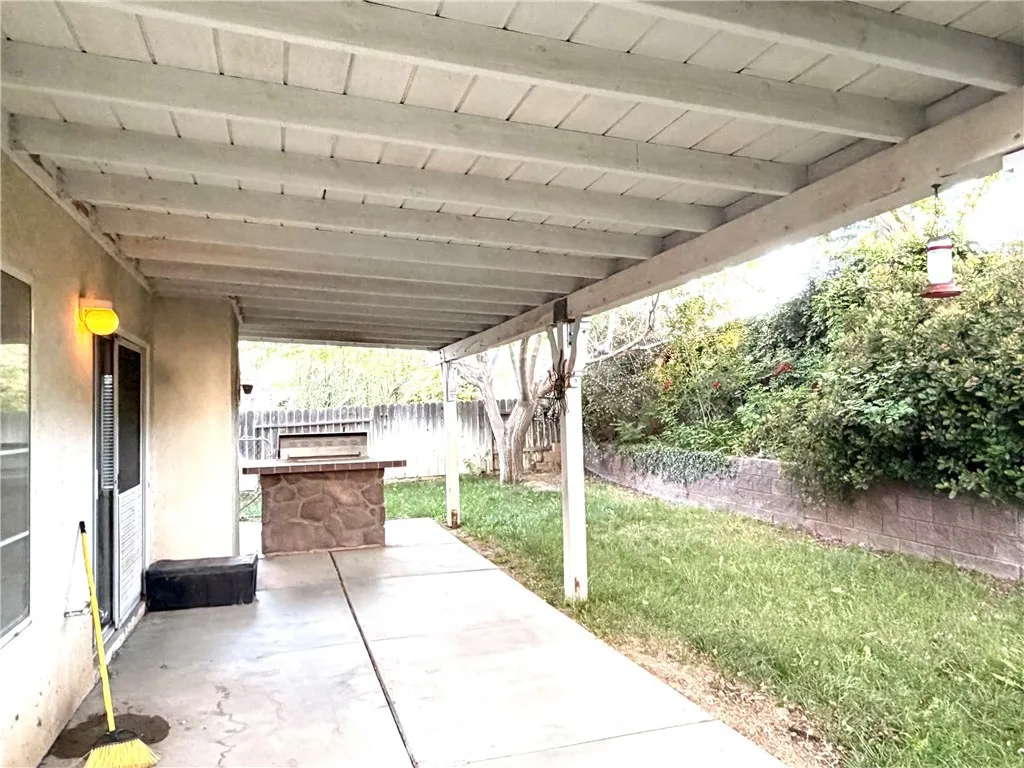 2812 W Pondera Street, Lancaster, CA 93536