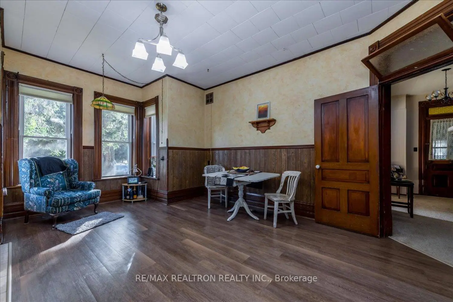 236787 13 Grey Road photo 3