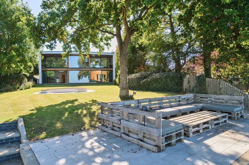Additional image 31 of 5 bed detached house for saleNorth Shore Road, Hayling Island PO11