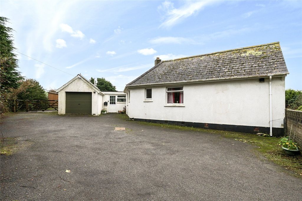 5 bed bungalow for saleWendron, Helston, Cornwall TR13 photo 2