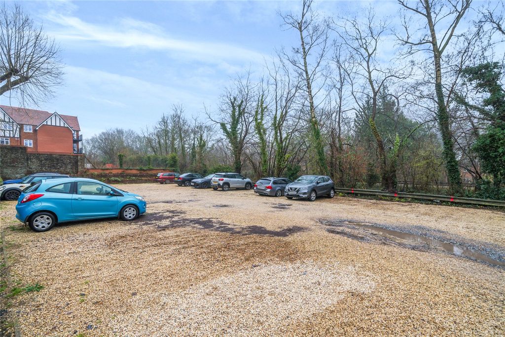 Additional image 15 of 1 bed flat for saleHaslemere, Surrey GU27