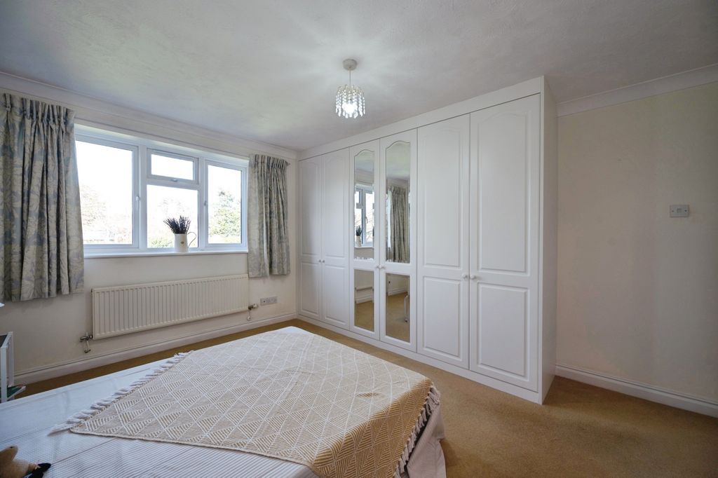 Additional image 6 of 3 bed flat for saleSea Front, Hayling Island, Hampshire PO11