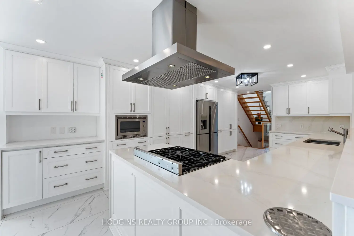 1670 Caverly Court photo 5