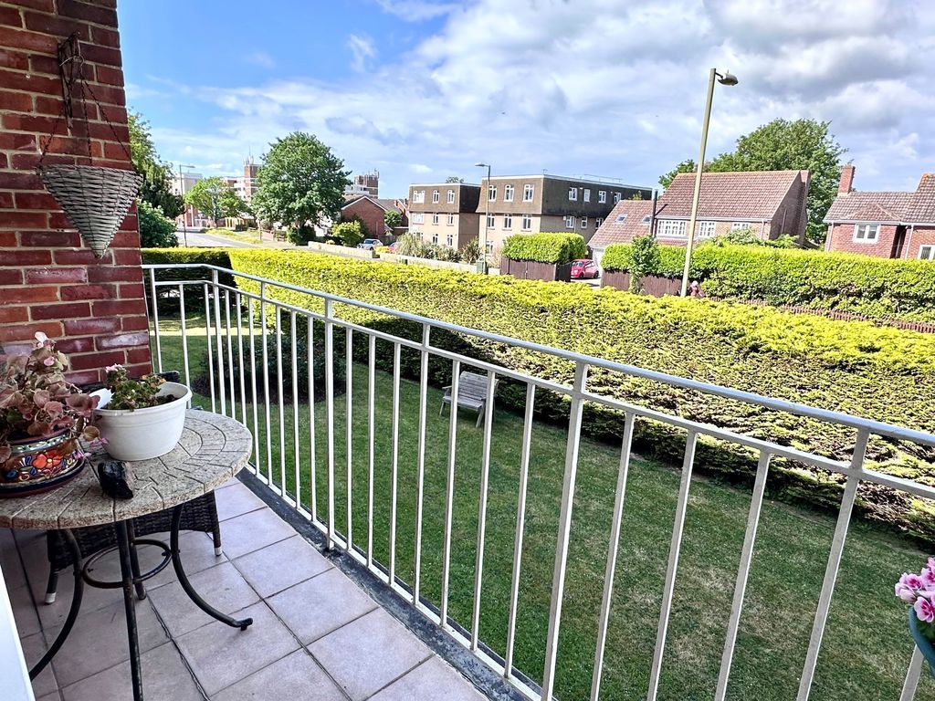 Additional image 18 of 2 bed flat for sale44 Mark Anthony Court, Hayling Island PO11