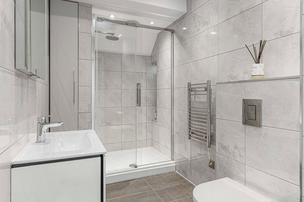 Additional image 15 of 2 bed flat for saleFerry Road, Hullbridge SS5