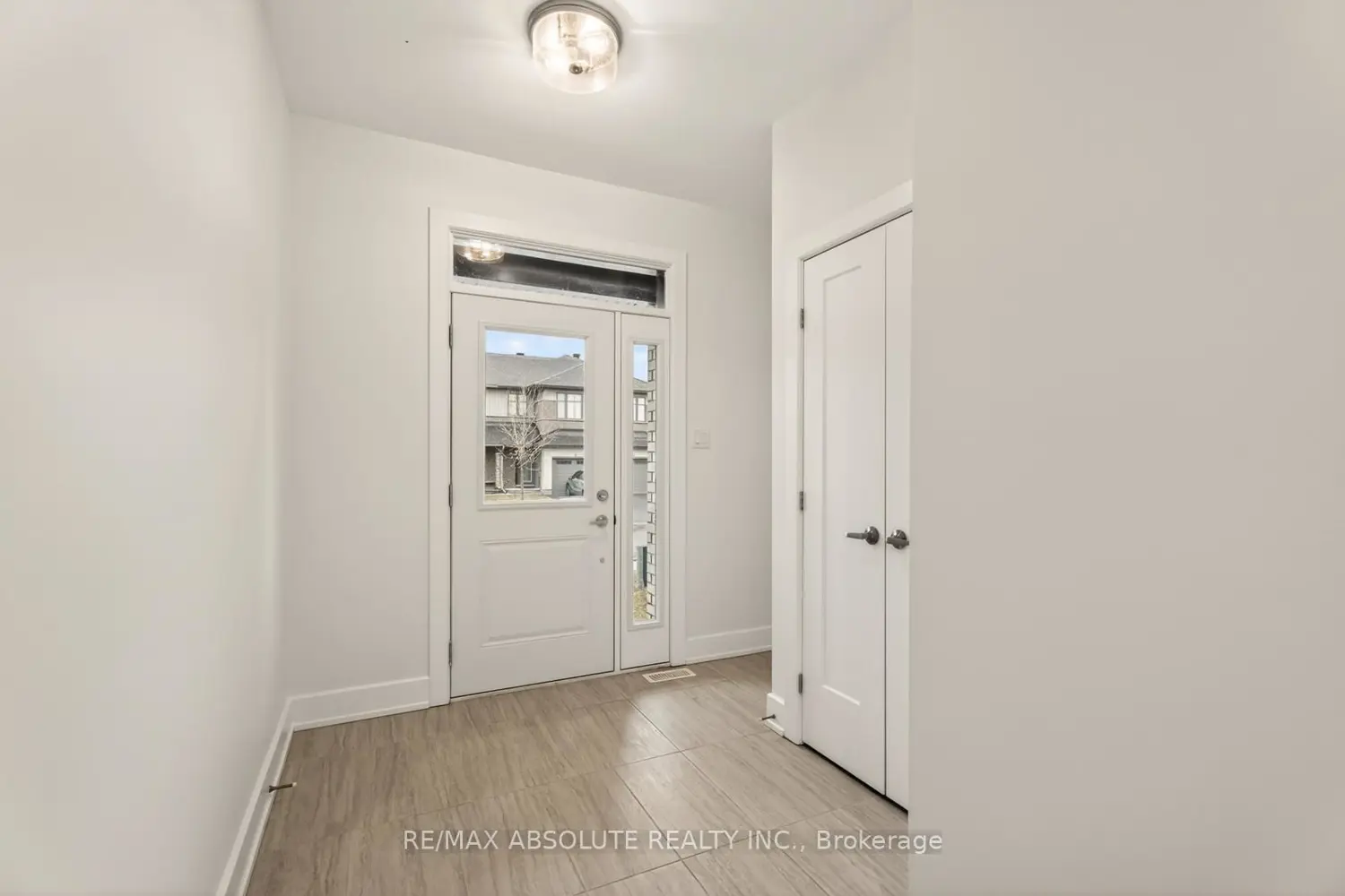 8 Taber Street photo 3