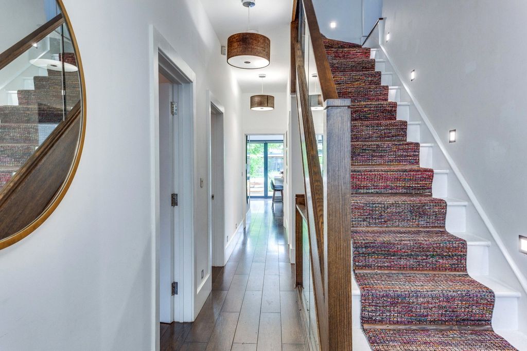 Additional image 5 of 4 bed detached house for saleNorman Avenue, Henley-On-Thames, Oxfordshire RG9