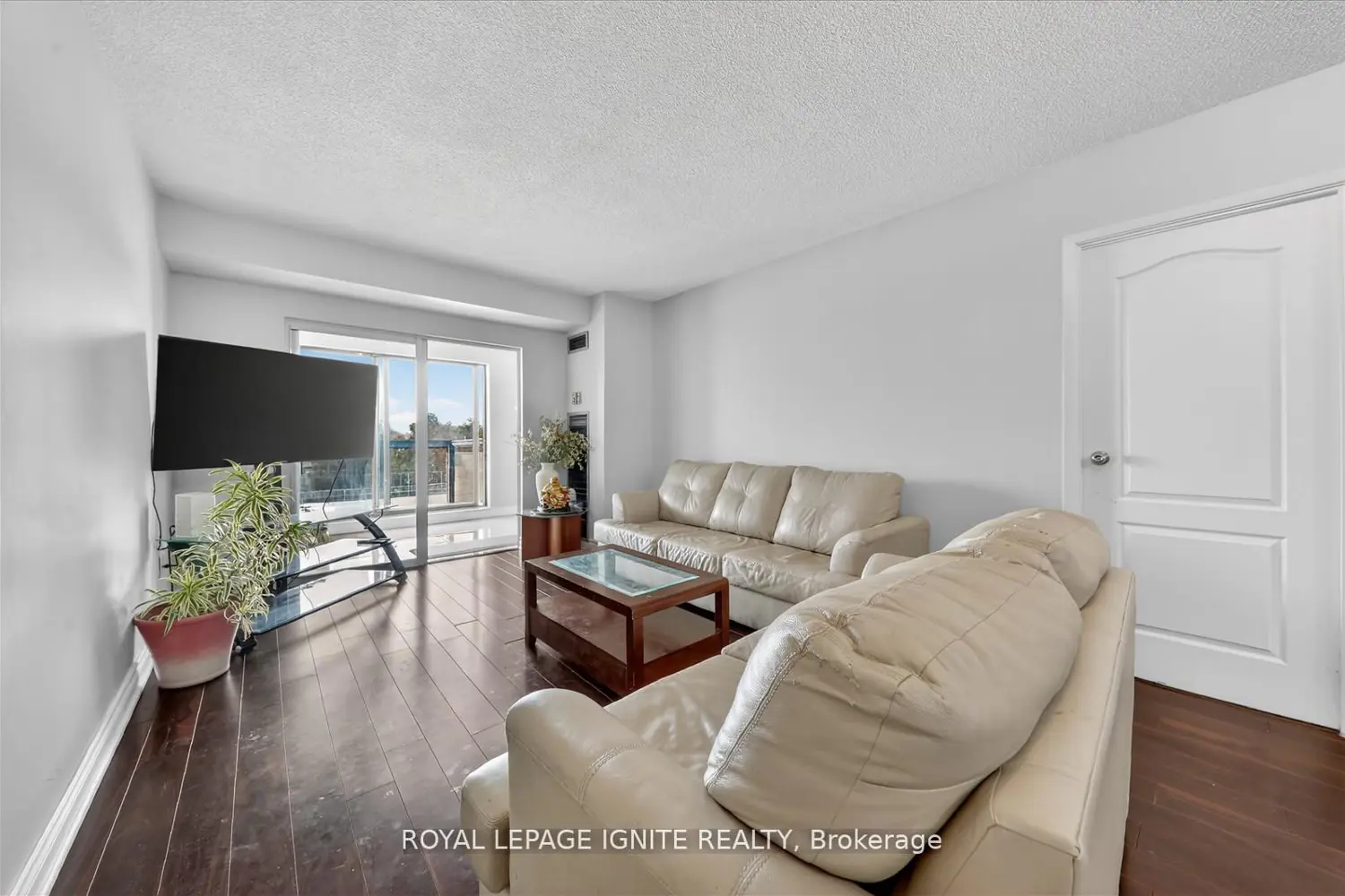 Additional image 7 of 39 Kimbercroft Court 414
