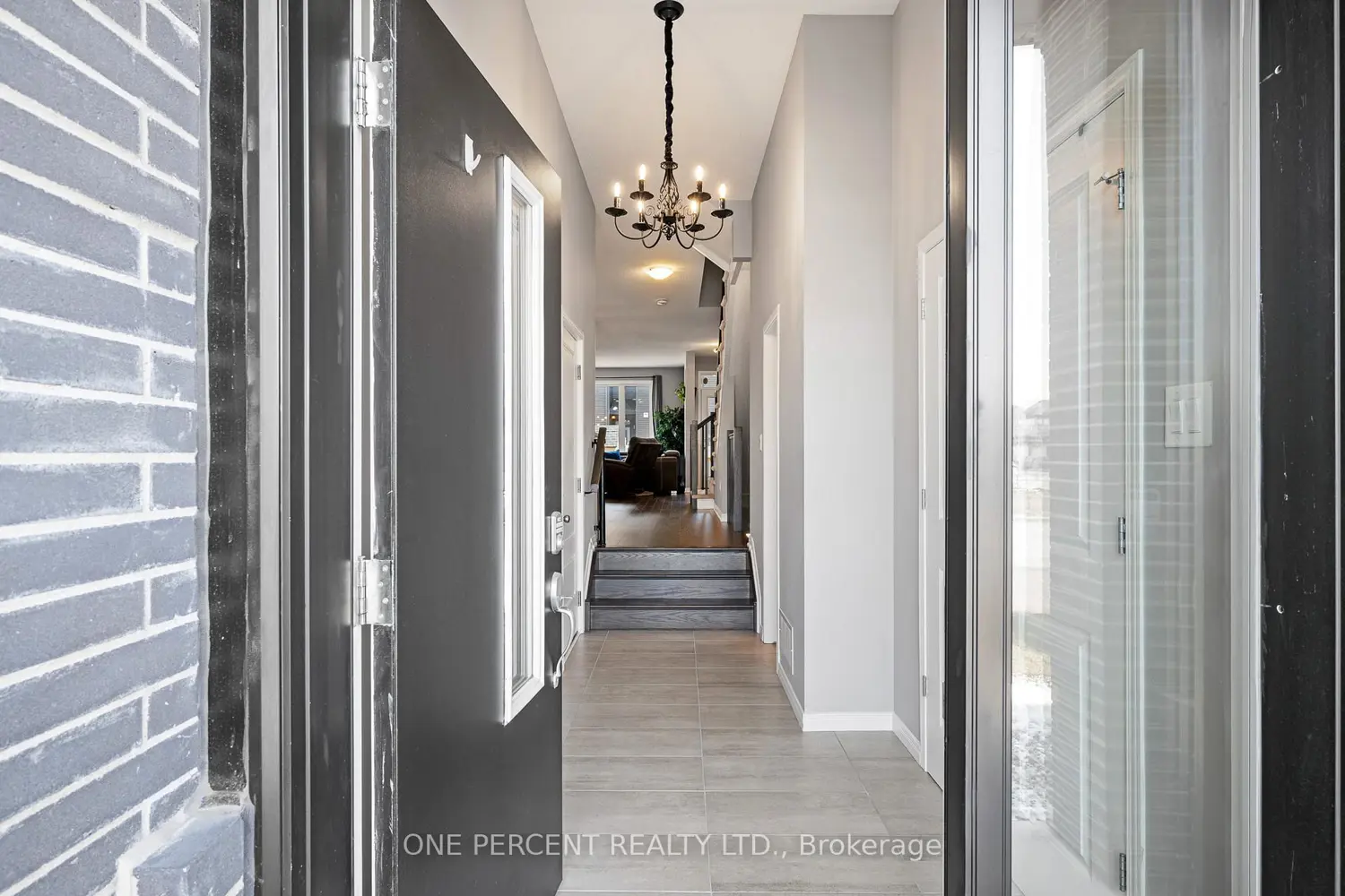 910 Paseana Place photo 2