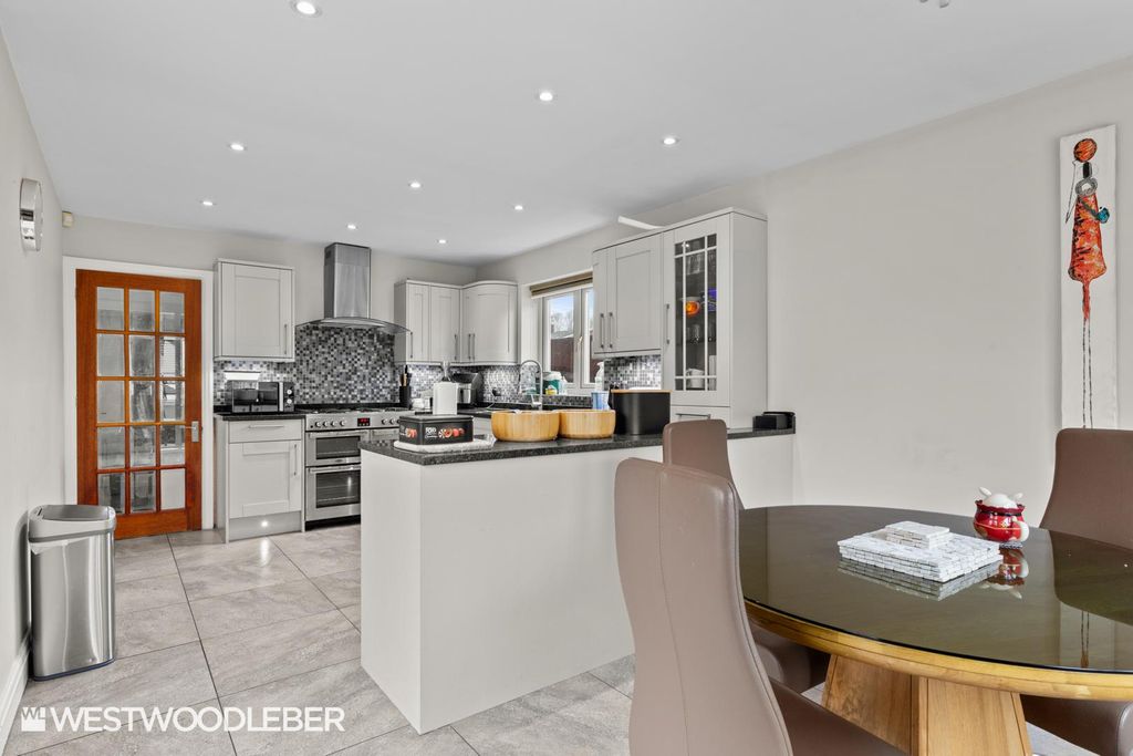 Additional image 4 of 4 bed detached house for saleDerby Road, Hoddesdon EN11