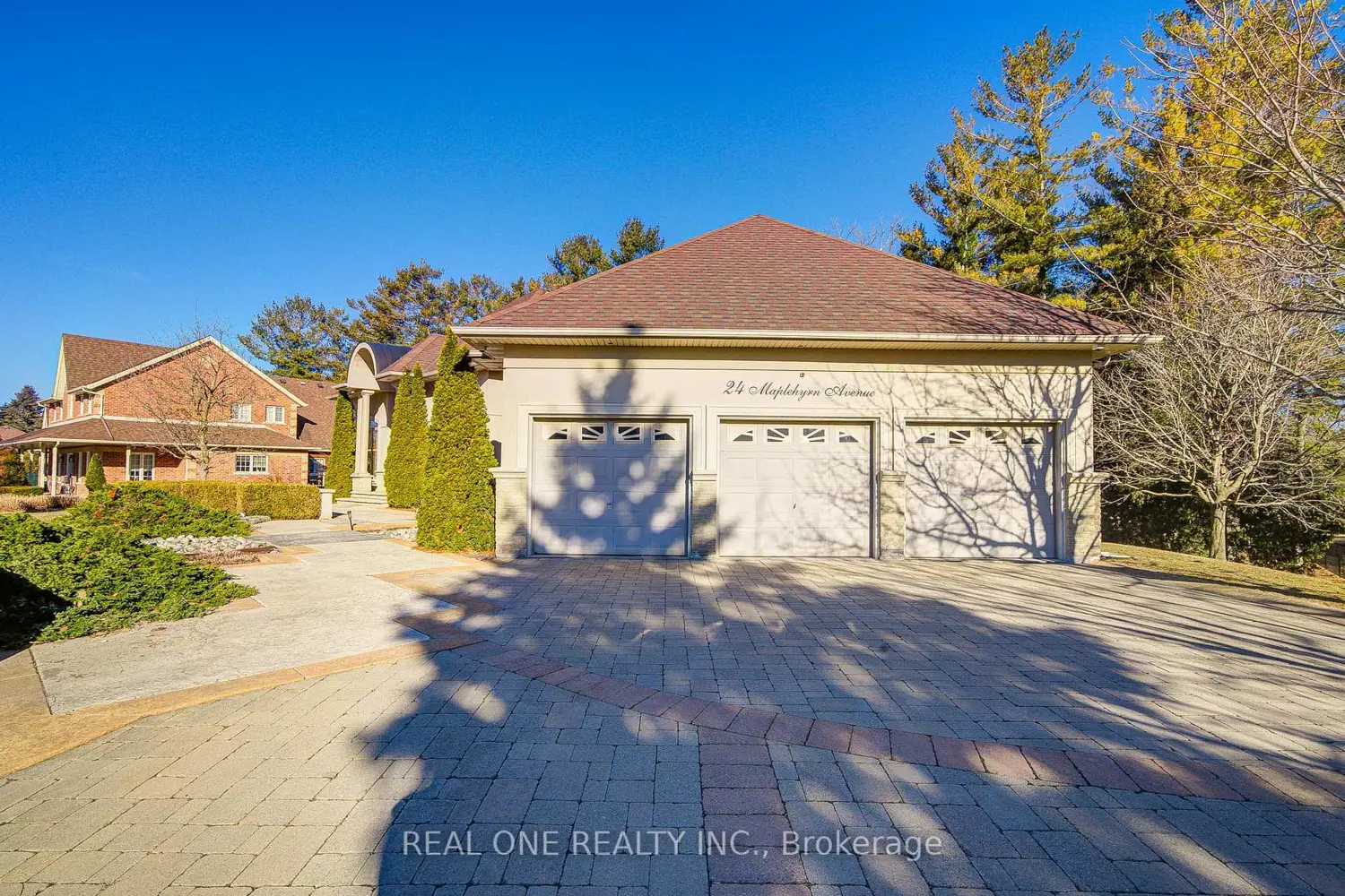 24 Maplehyrn Avenue photo 2