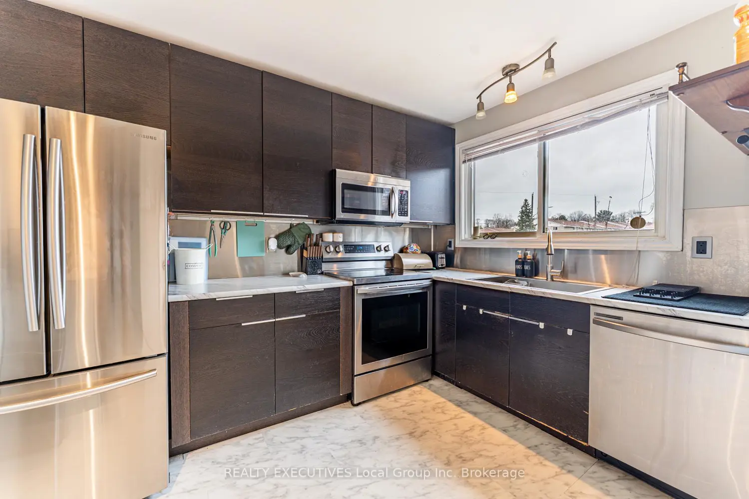 Additional image 4 of 398 Wickstead Avenue 36
