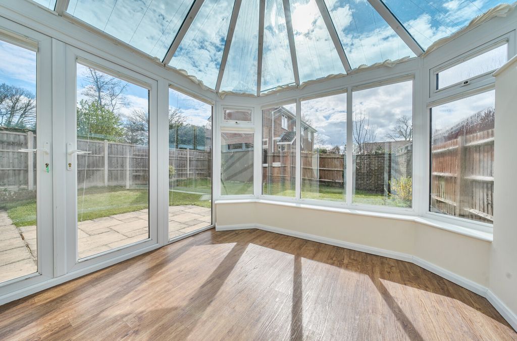 Additional image 5 of 4 bed detached house for saleOaktree Drive, Hook, Hampshire RG27