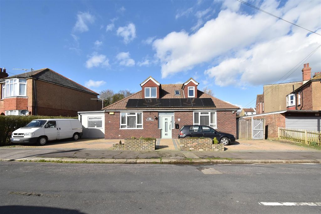 4 bed detached bungalow for saleMoscow Road, Hastings TN35