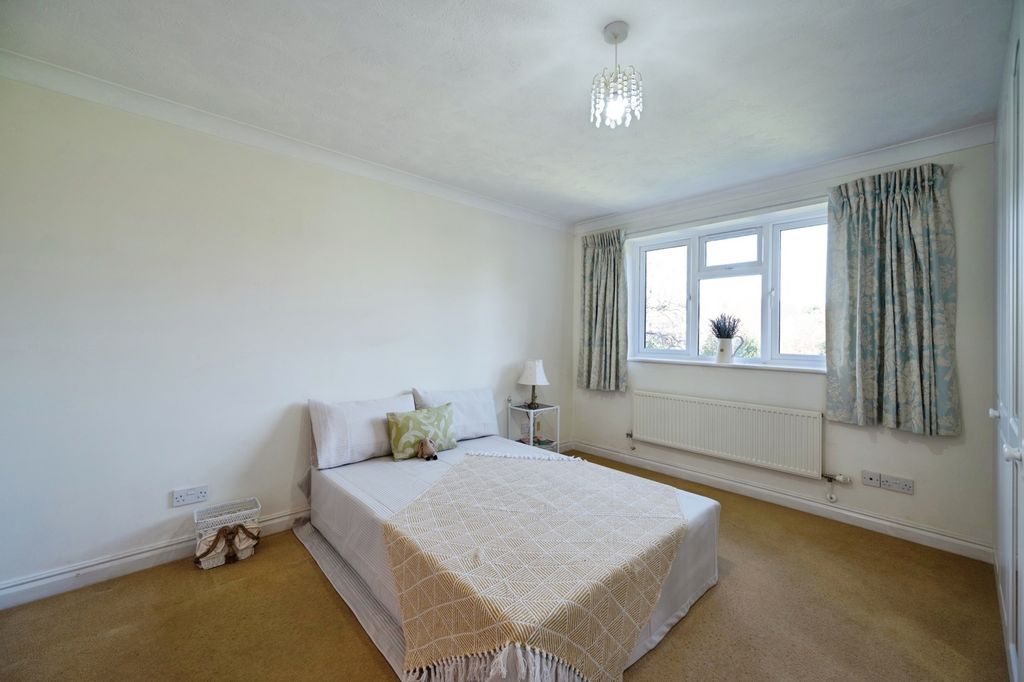 Additional image 13 of 3 bed flat for saleSea Front, Hayling Island, Hampshire PO11