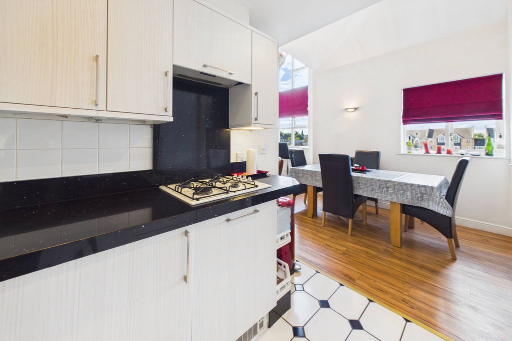 Additional image 9 of 3 bed flat for saleStephenson Wharf, Hemel Hempstead HP3