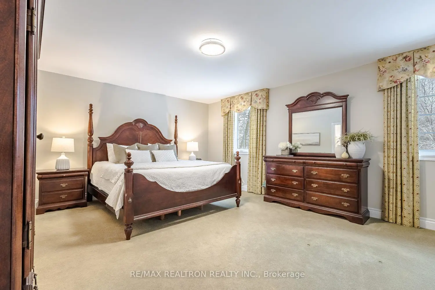 240 Webb Road photo 3