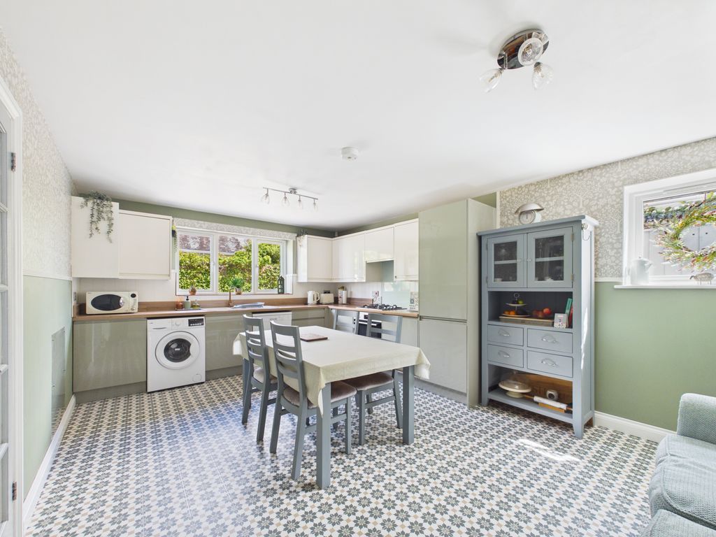 4 bed detached house for saleConnor Downs, Hayle - Beautifully Presented TR27 photo 4