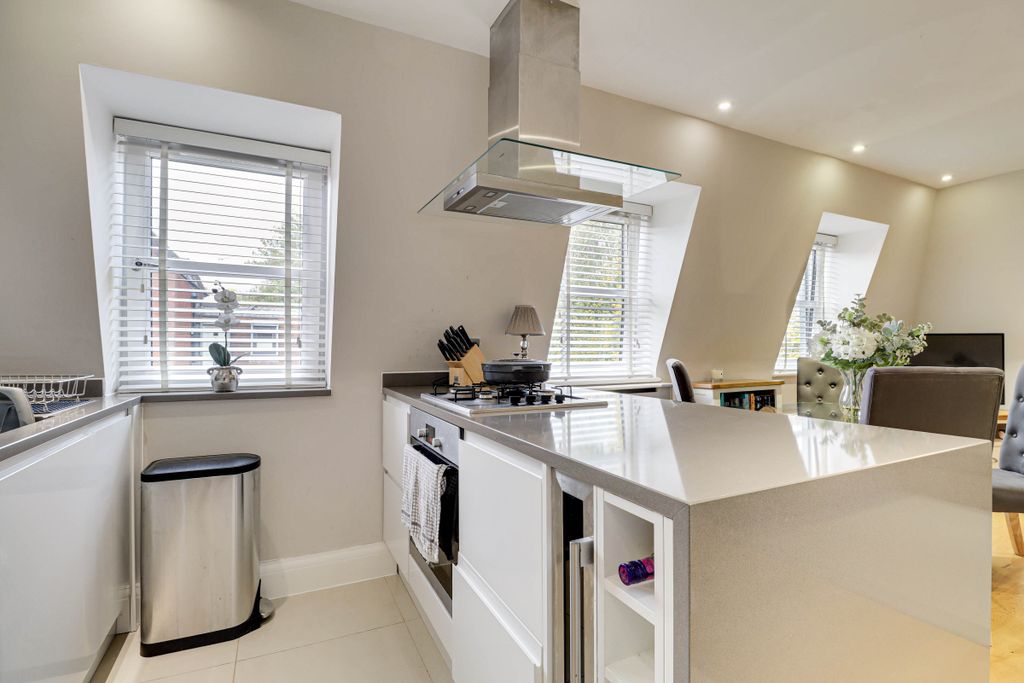 Additional image 6 of 2 bed flat for saleThompsons Close, Harpenden AL5
