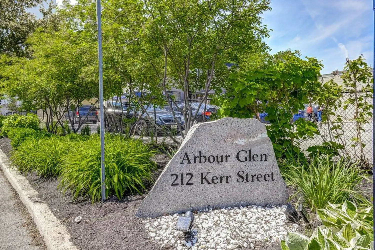 212 Kerr Street 404 photo 3