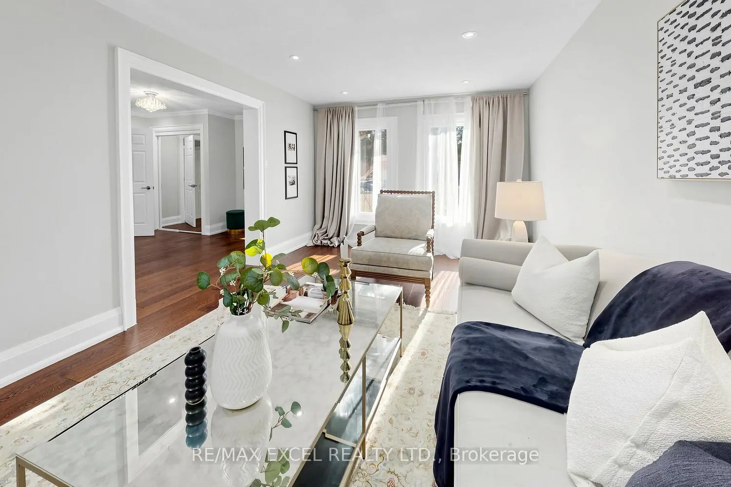 43 Piccadilly Road photo 2