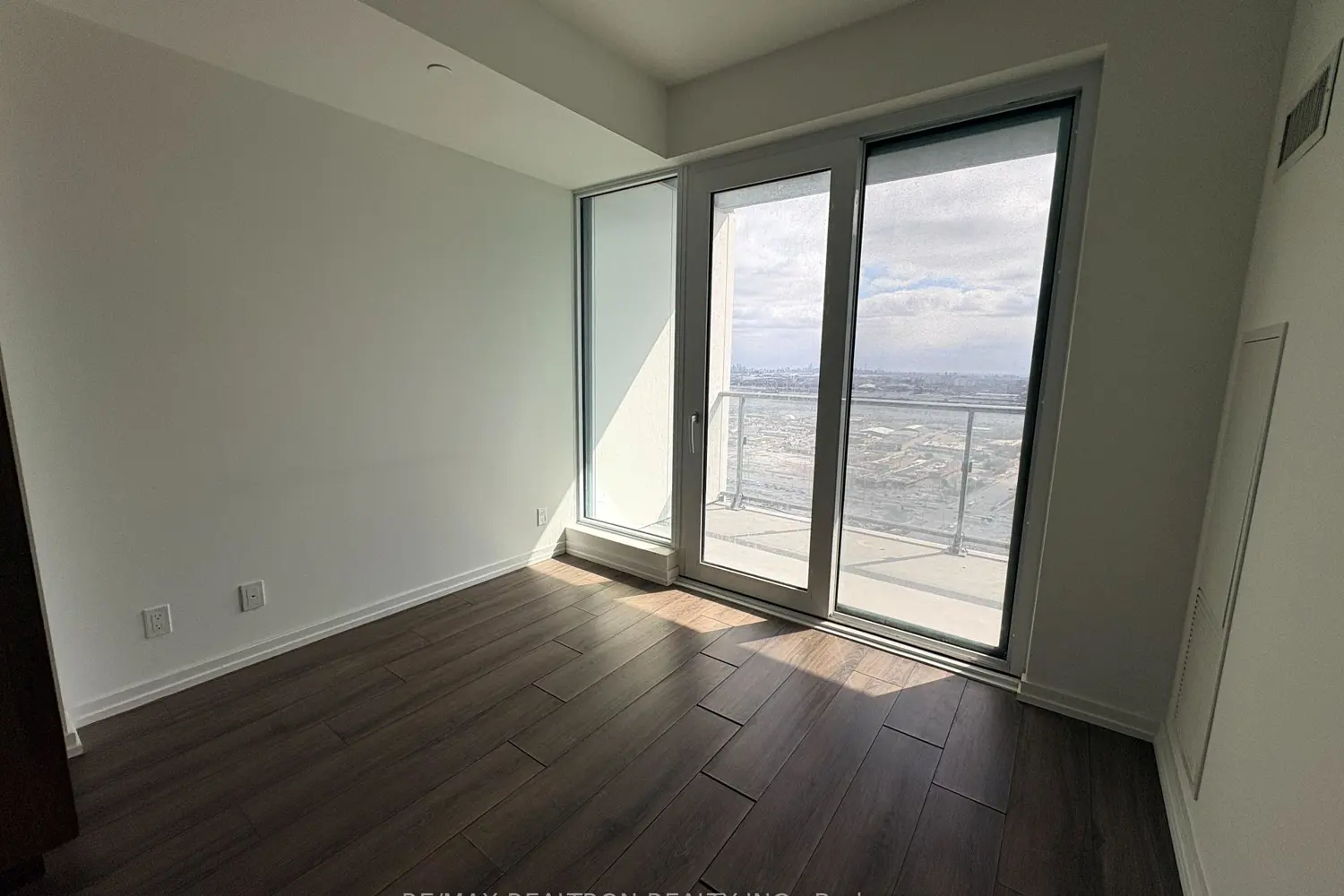 1000 Portage Parkway 3808 photo 2