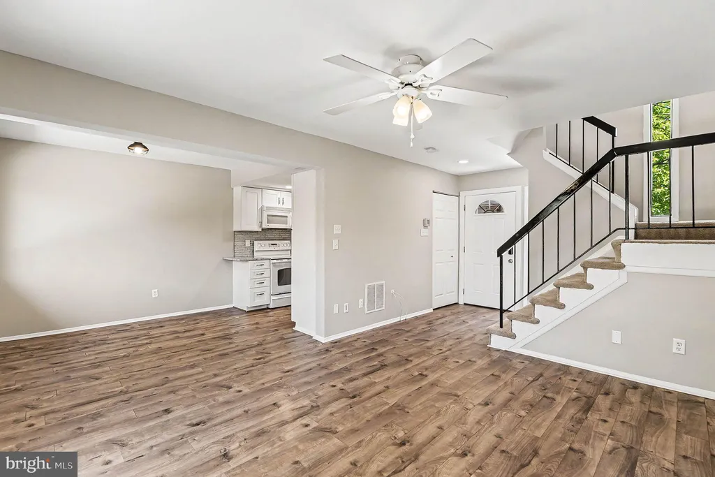 1912 Tupello Place, Crofton, MD 21114 photo 5