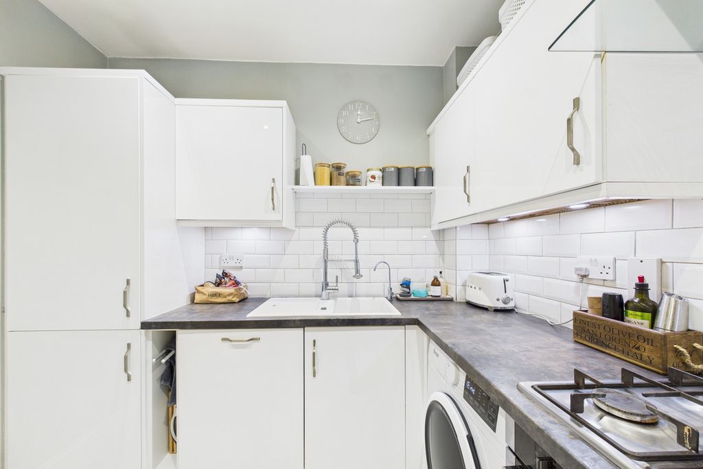Additional image 11 of 2 bed flat for saleStationers Place, Hemel Hempstead HP3