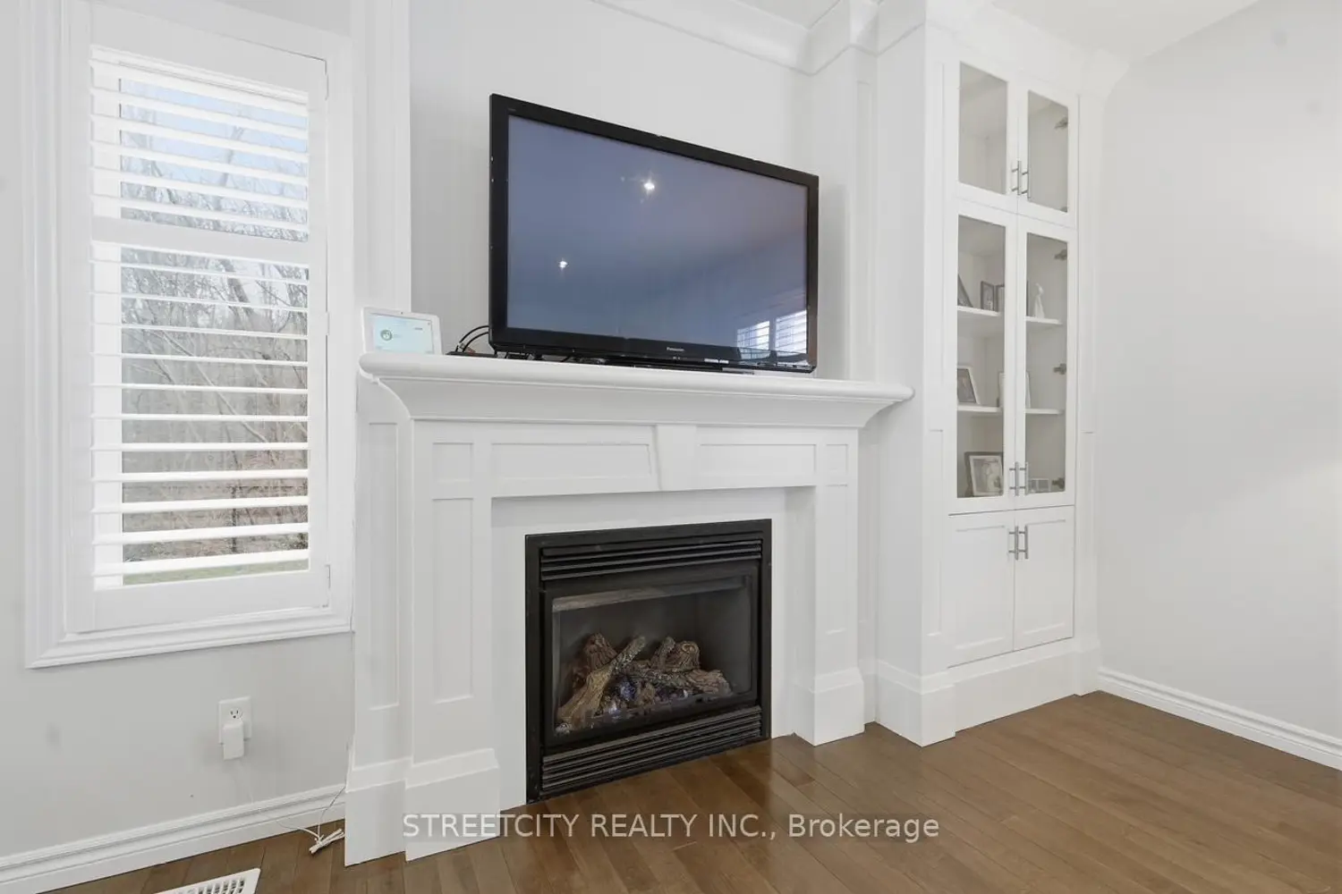 2138 North Routledge Park photo 5