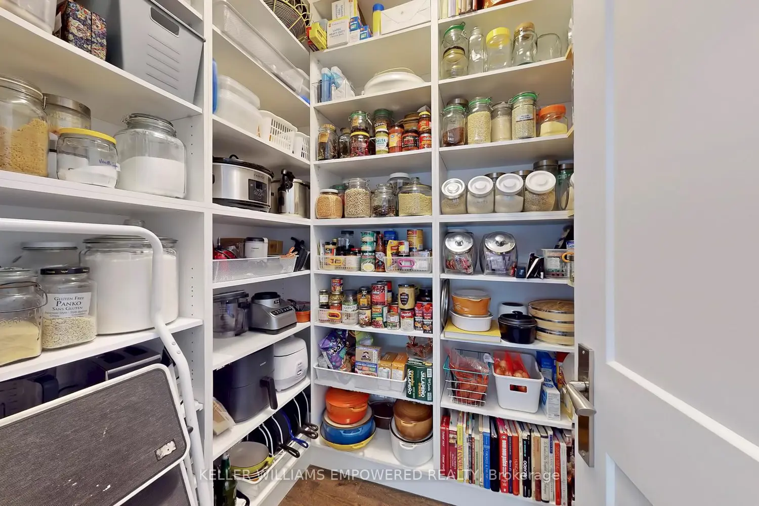 29 Bedford Park Avenue photo 5