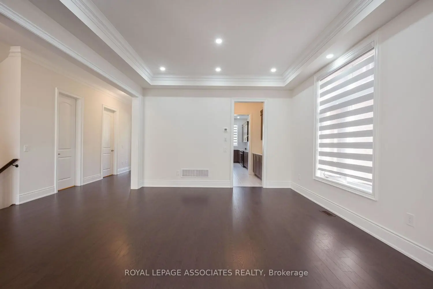 55 Raspberry Ridge Avenue photo 4