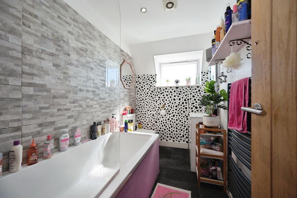 Additional image 9 of 2 bed flat for saleElm Grove, Hayling Island PO11