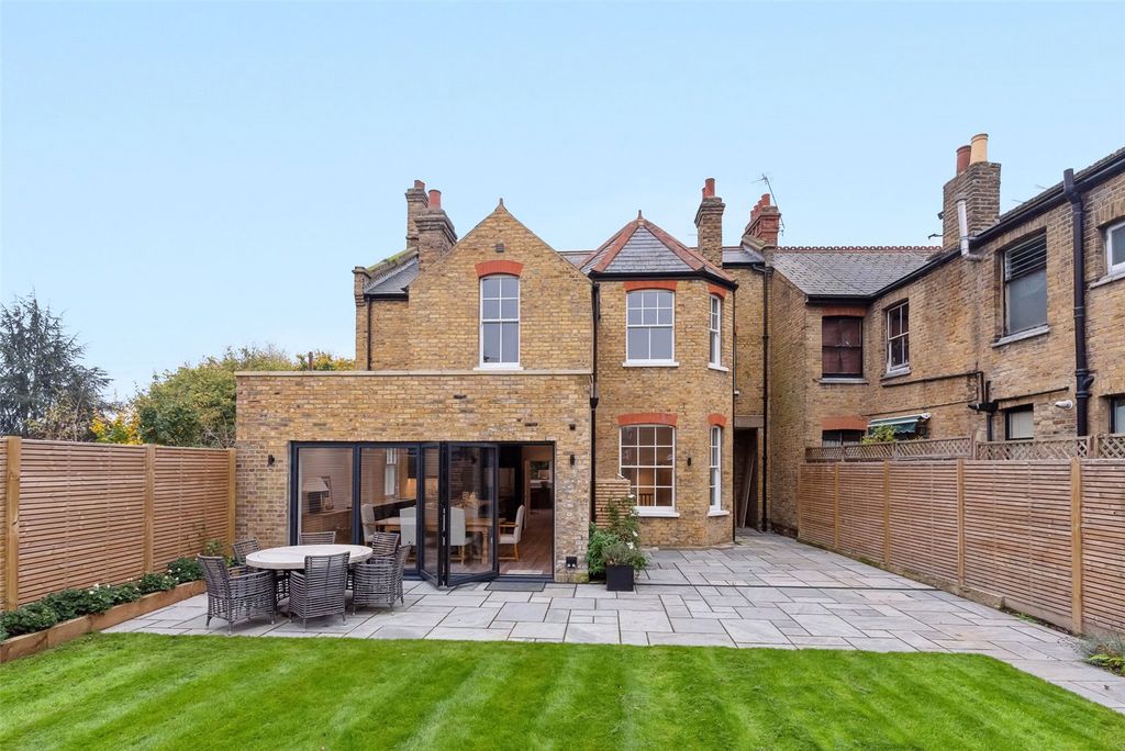 4 bed semi-detached house for saleWindmill Road, Hampton Hill TW12
