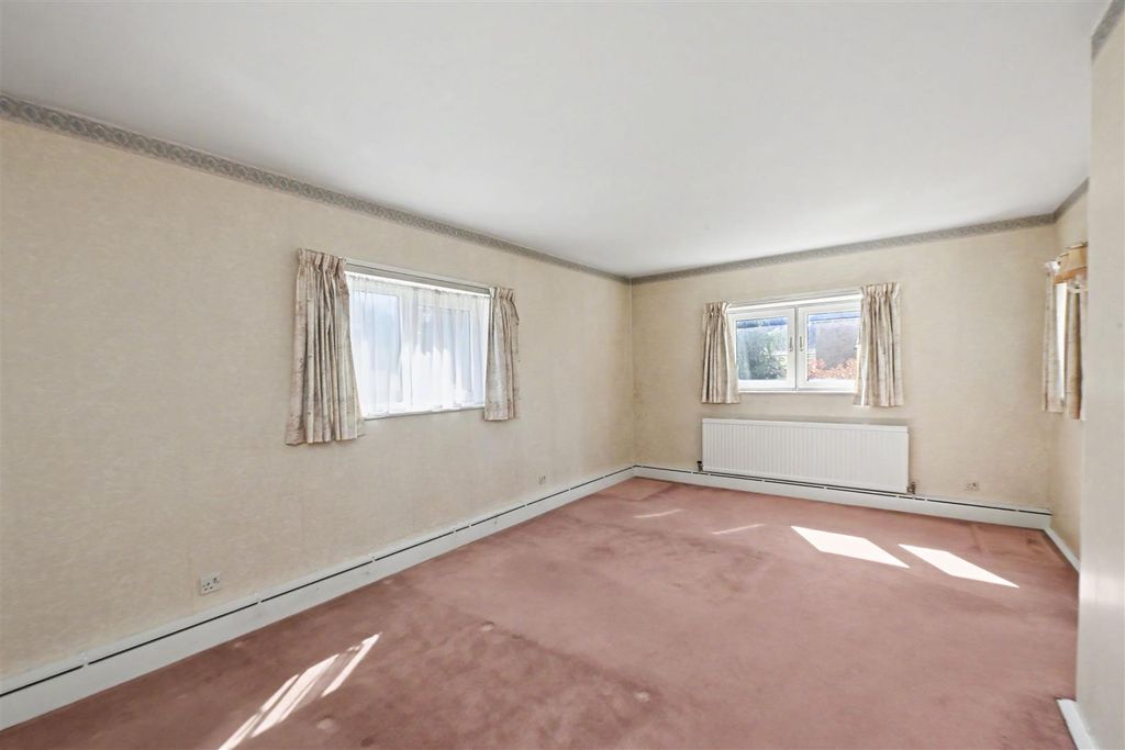 Additional image 6 of 2 bed flat for saleAvenue St. Nicholas, Harpenden AL5