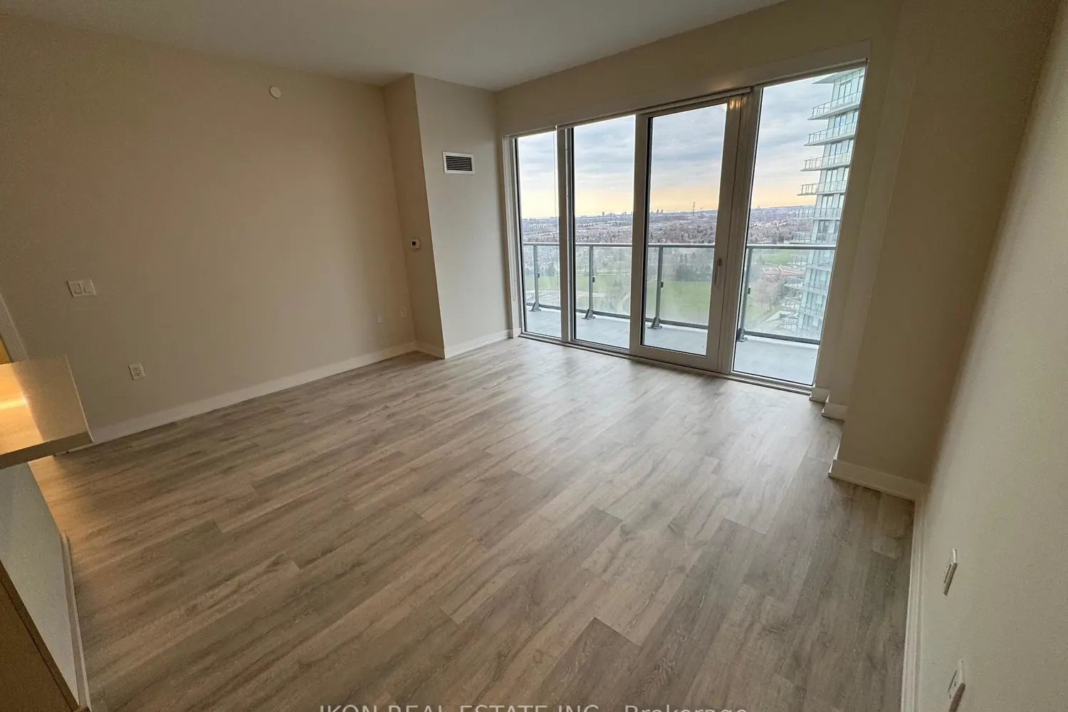 4675 Metcalfe Avenue 1804 photo 5