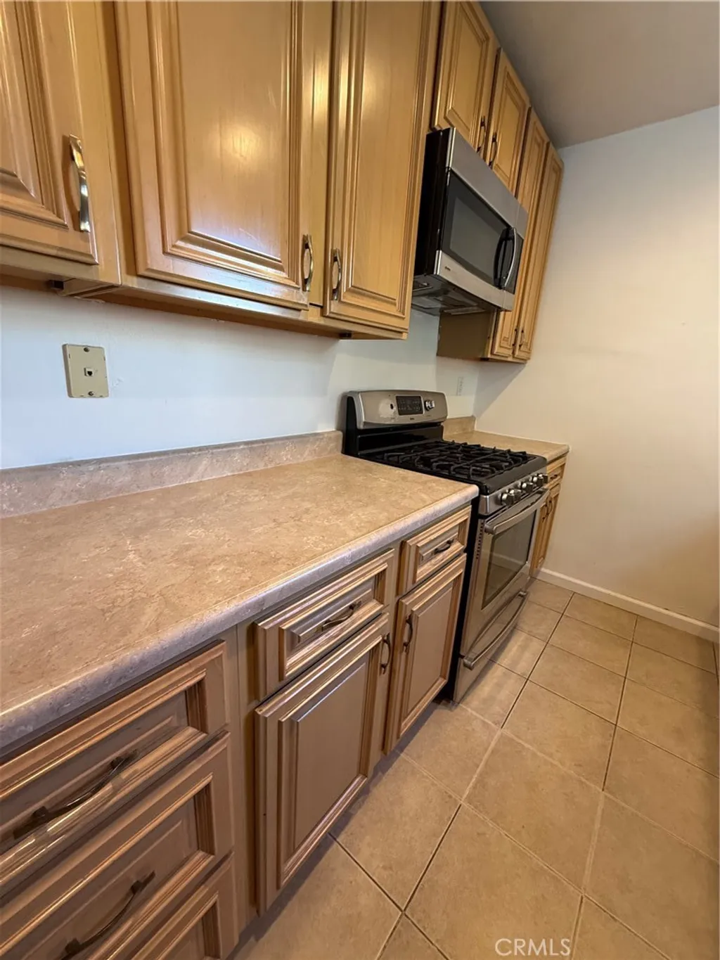 1317 W Alameda Avenue Unit A, Burbank, CA 91506 photo 3