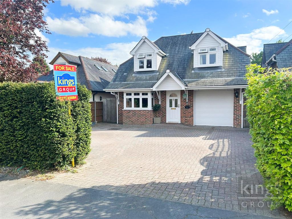 5 bed detached house for salePriory Avenue, Old Harlow CM17