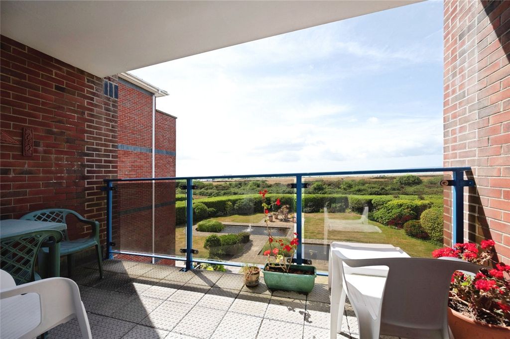 Additional image 18 of 3 bed flat for saleSea Front, Hayling Island, Hampshire PO11