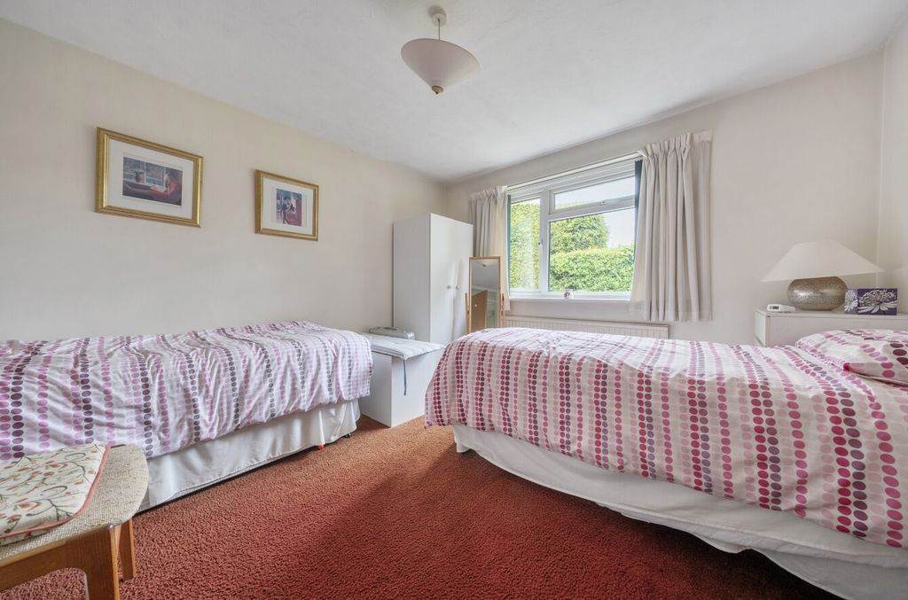 Additional image 12 of 4 bed detached house for saleThe Spinney, Hook, Hampshire RG27