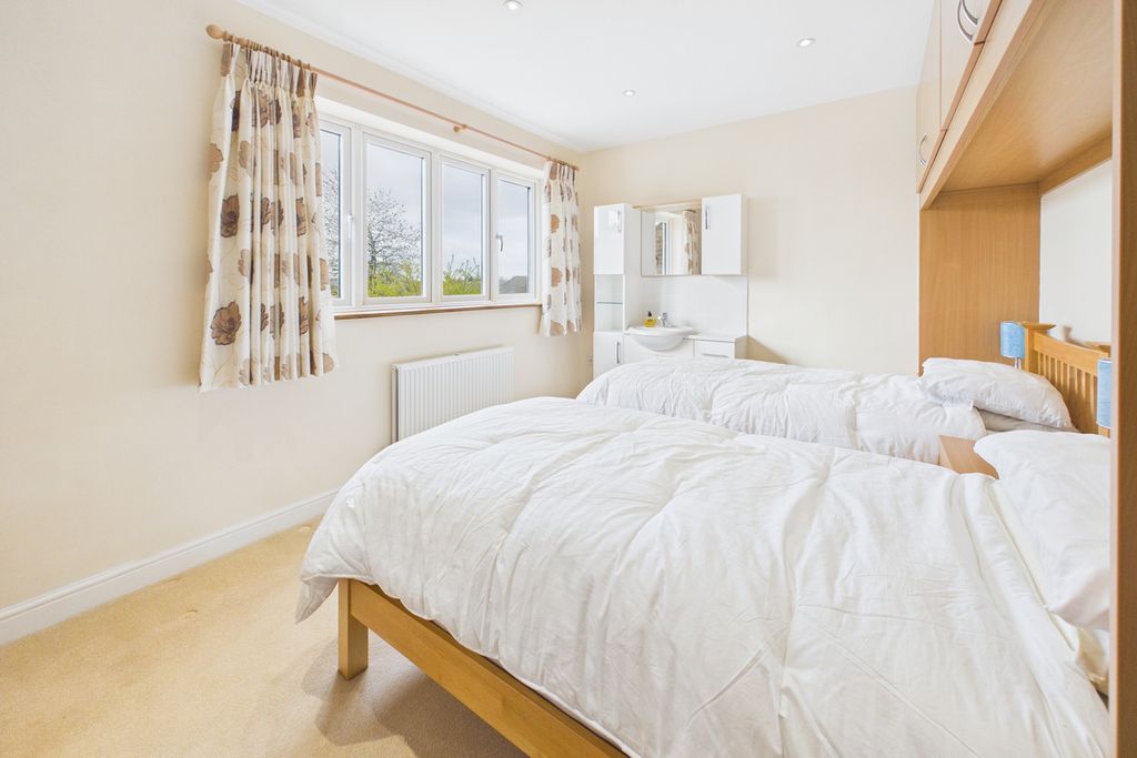 Additional image 14 of 4 bed detached house for saleGreen End Road, Hemel Hempstead HP1