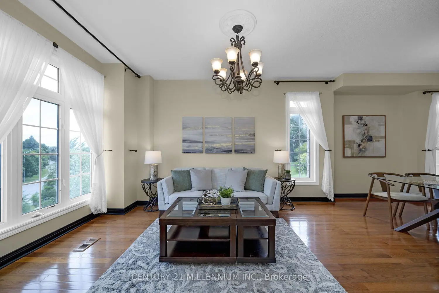 15 Upper Canada Drive photo 3