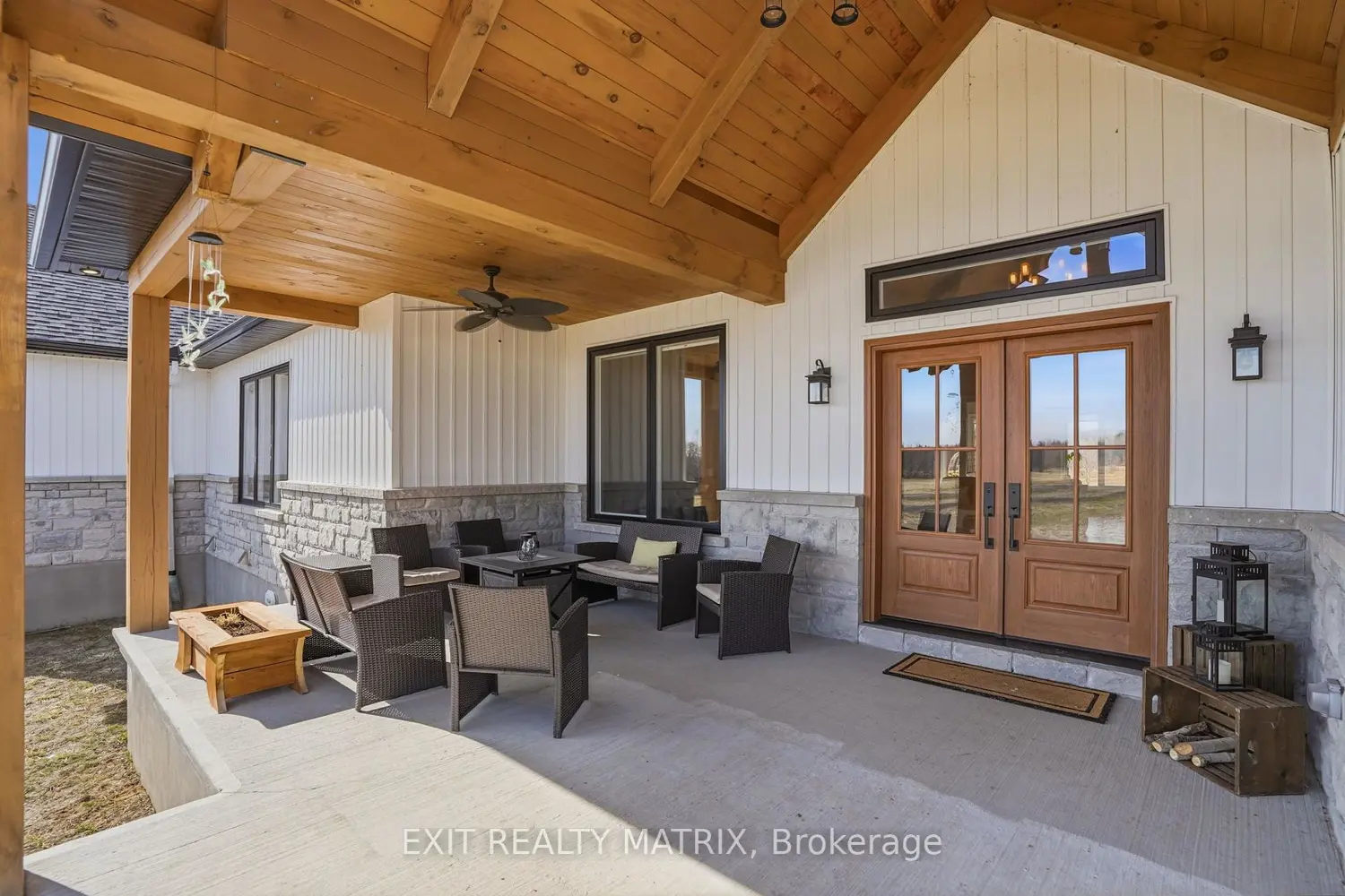 1584 Calypso Street photo 2