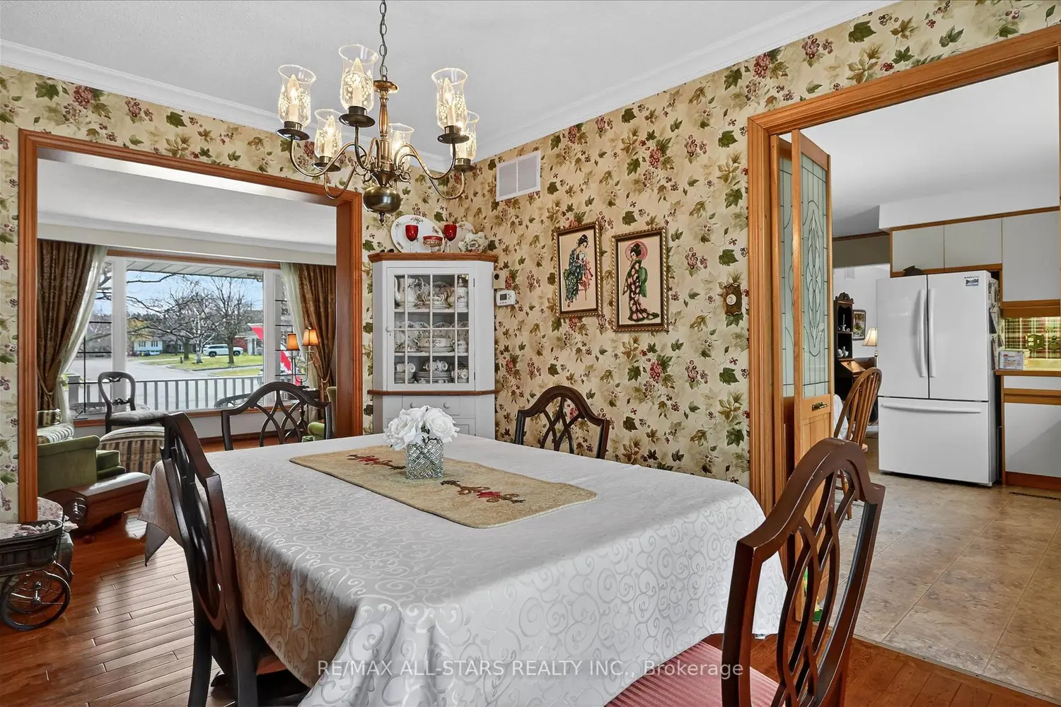 Additional image 5 of 26 Applewood Crescent